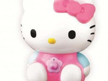 Hello Kitty hoparlörle müzik keyfi