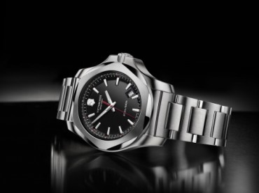 Victorinox’tan çelik gibi saat!