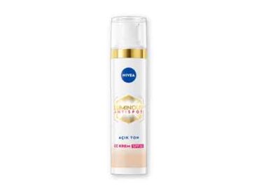 Nivea koyu lekelere veda ettiriyor!